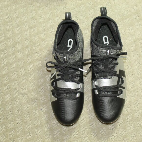 NWOT Under Armour 6Y Black Silver Sock Opening Soccer Cleats 4201802144 - Picture 2 of 6